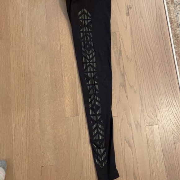 Lululemon leggings - Picture 3 of 4